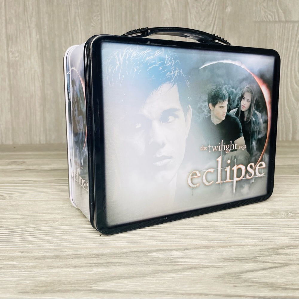 The Twilight Saga Eclipse Jacob Bella Metal Lunchbox no Thermos from NECA